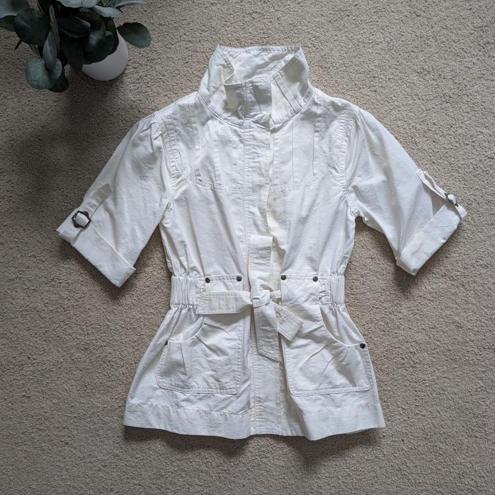 Luii White High Collar Half Sleeve Jacket Size Small
